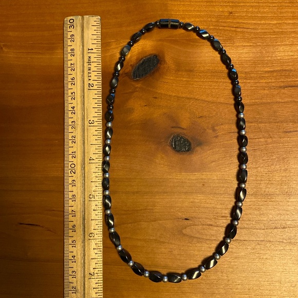 Black and silver beaded necklace - Picture 3 of 4